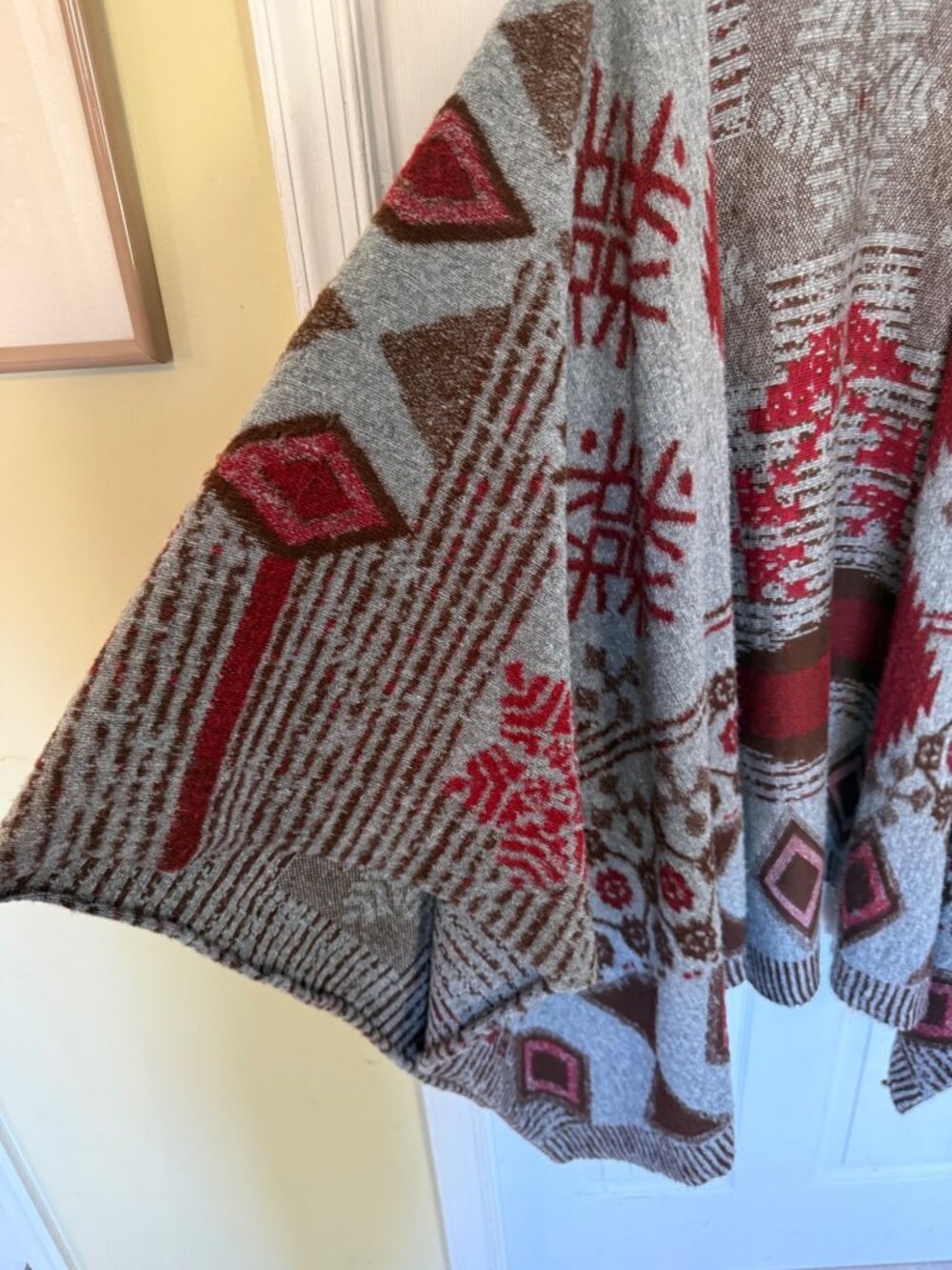 American Eagle Outfitters Aztec Pattern Short Sleeve Poncho One Size Fits All - Picture 5 of 6
